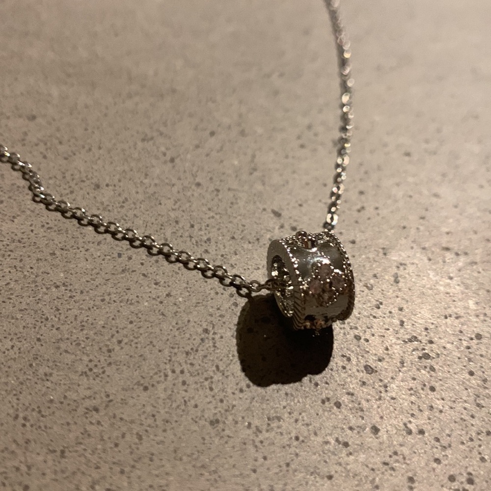 BRAND NEW Silver Pendant Necklace - Picture 7 of 7